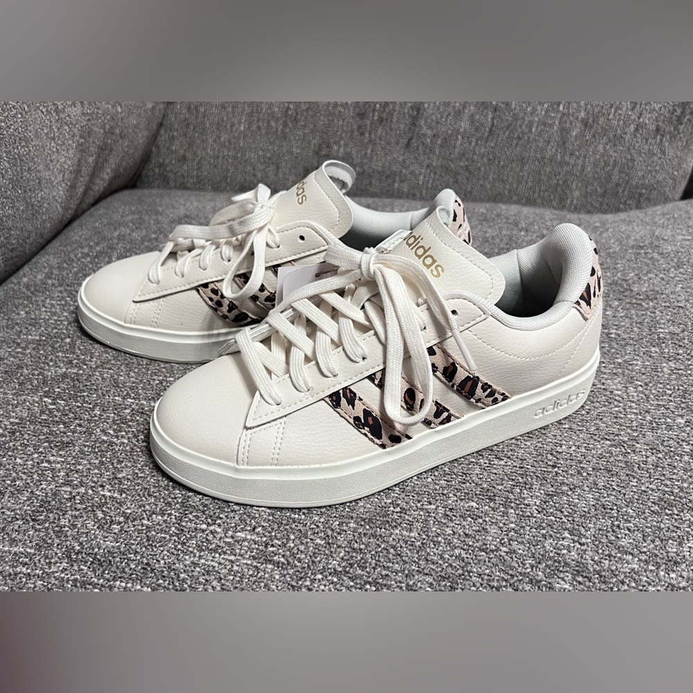 Adidas Grand Court 2.0 #IH7761 Magic Beige/Matte Gold - Size 5.5